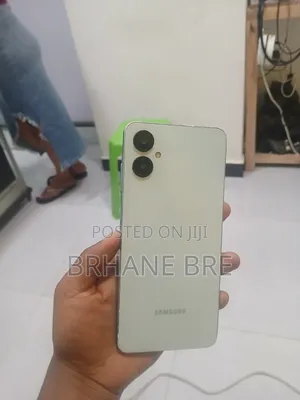 Samsung Galaxy A06 64 GB Gray