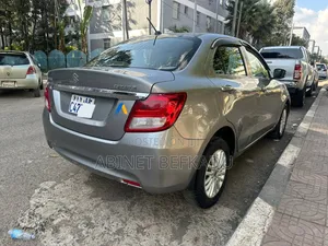 Suzuki Dzire 2022 Silver