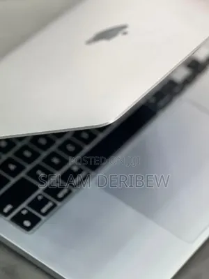 New Laptop Apple MacBook Pro 2022 M2 8GB Apple M2 SSD 512GB