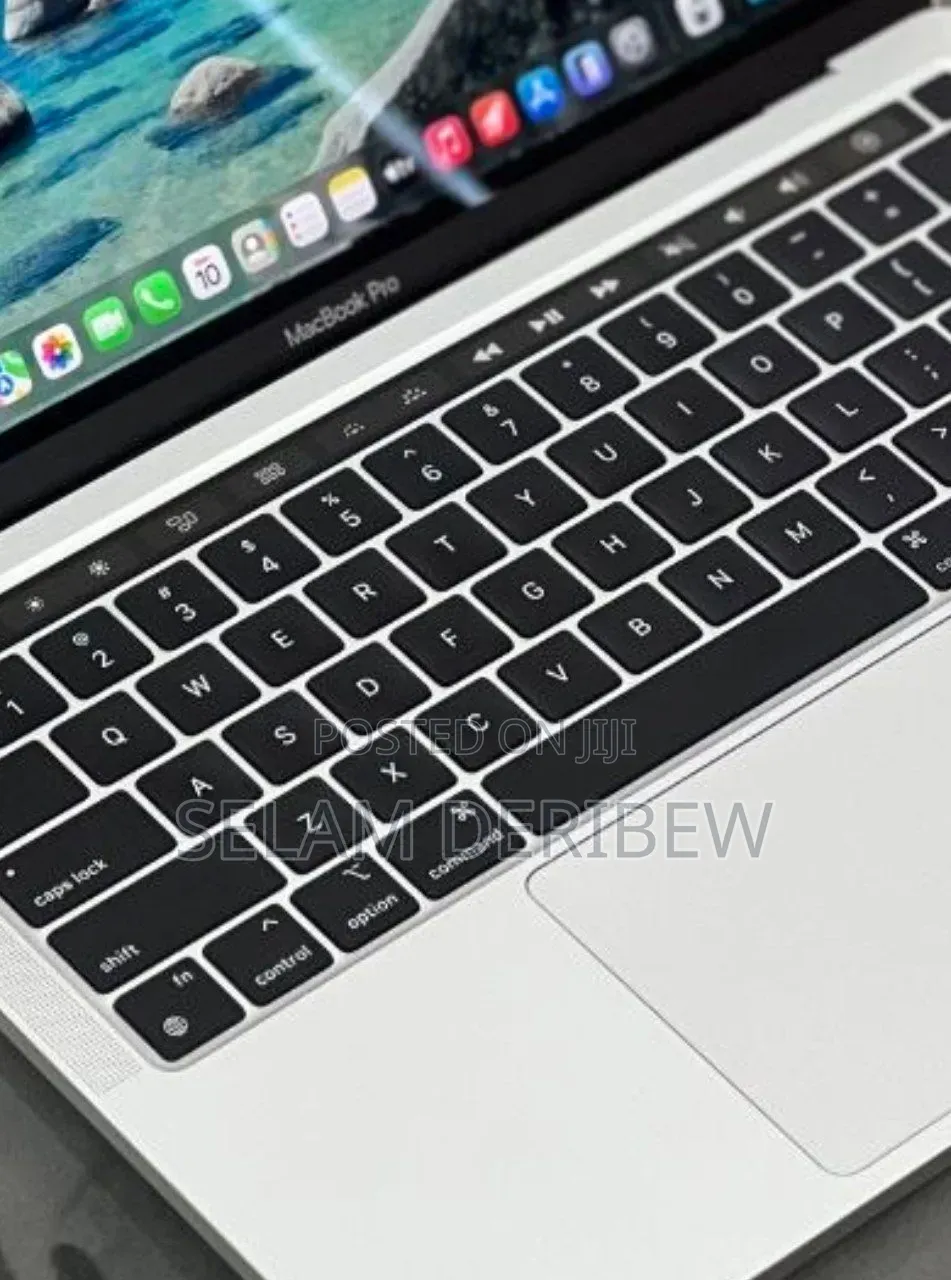 New Laptop Apple MacBook Pro 2022 M2 8GB Apple M2 SSD 512GB