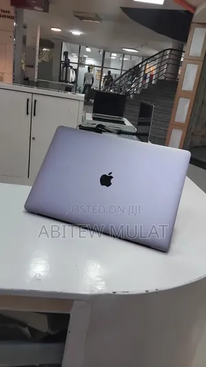 New Laptop Apple MacBook 2017 16GB Intel Core i7 SSD 512GB