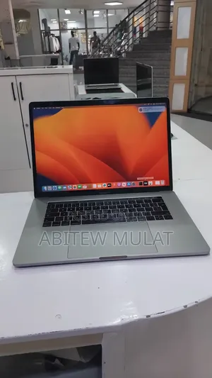 New Laptop Apple MacBook 2017 16GB Intel Core i7 SSD 512GB