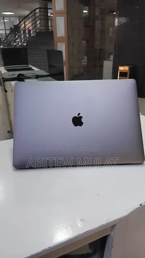 New Laptop Apple MacBook 2017 16GB Intel Core i7 SSD 512GB