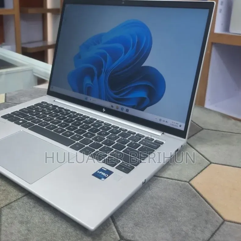 New Laptop HP EliteBook 840 G10 16GB Intel Core i5 SSD 512GB