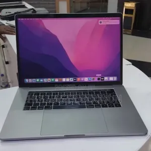 New Laptop Apple MacBook Pro 2017 16GB Intel Core i7 SSD 512GB