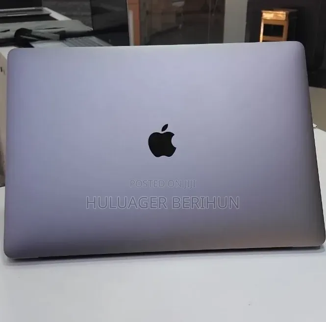 New Laptop Apple MacBook Pro 2017 16GB Intel Core i7 SSD 512GB