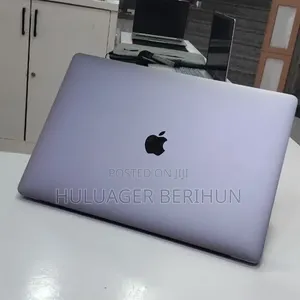 New Laptop Apple MacBook Pro 2017 16GB Intel Core i7 SSD 512GB
