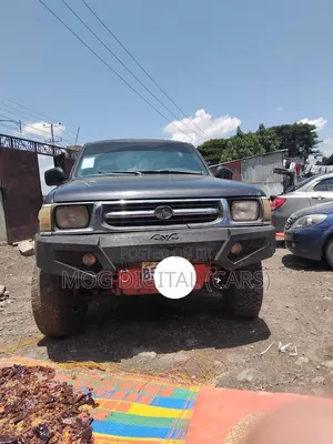 Toyota Hilux 1999 Black