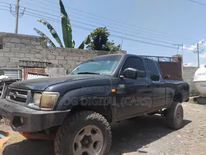 Toyota Hilux 1999 Black