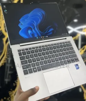 New Laptop HP ZBook Firefly 14 G10 16GB Intel Core i7 SSD 512GB