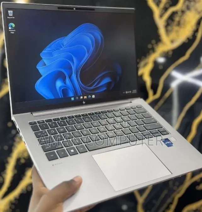 New Laptop HP ZBook Firefly 14 G10 16GB Intel Core i7 SSD 512GB