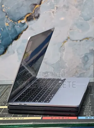 New Laptop Apple MacBook Air 2025 M4 16GB Apple M4 SSD 256GB