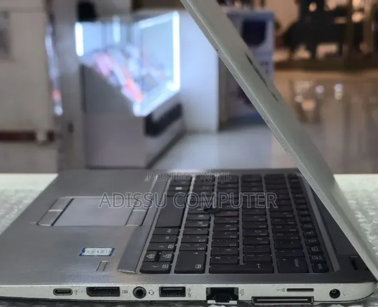 New Laptop HP EliteBook 820 G3 8GB Intel Core i5 SSD 512GB
