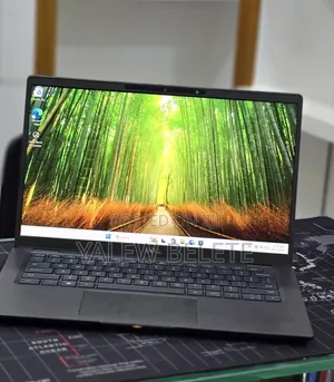 New Laptop Dell Latitude 7410 16GB Intel Core i5 SSD 256GB