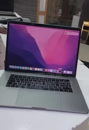New Laptop Apple MacBook Pro 2017 16GB Intel Core i7 SSD 512GB