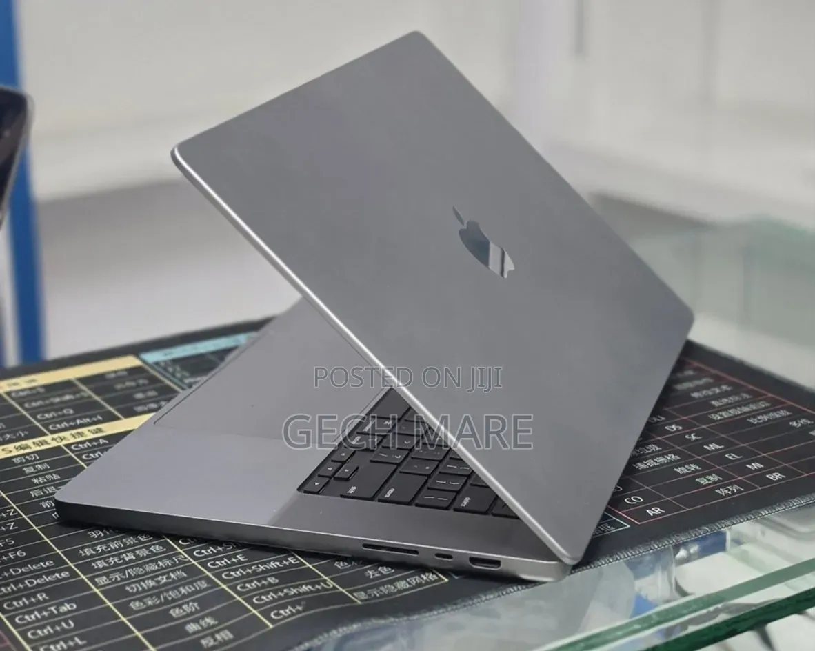 New Laptop Apple MacBook Pro 2021 M1 64GB Apple M1 Pro SSD 1T