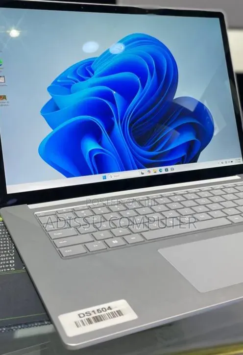 New Laptop Microsoft Surface 16GB Intel Core Ultra 7 SSD 512GB