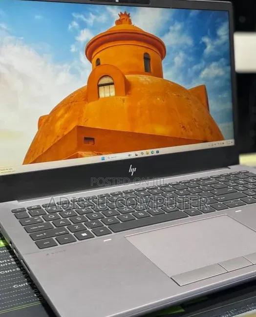 New Laptop HP ZBook 15 32GB Intel Core i9 SSD 512GB