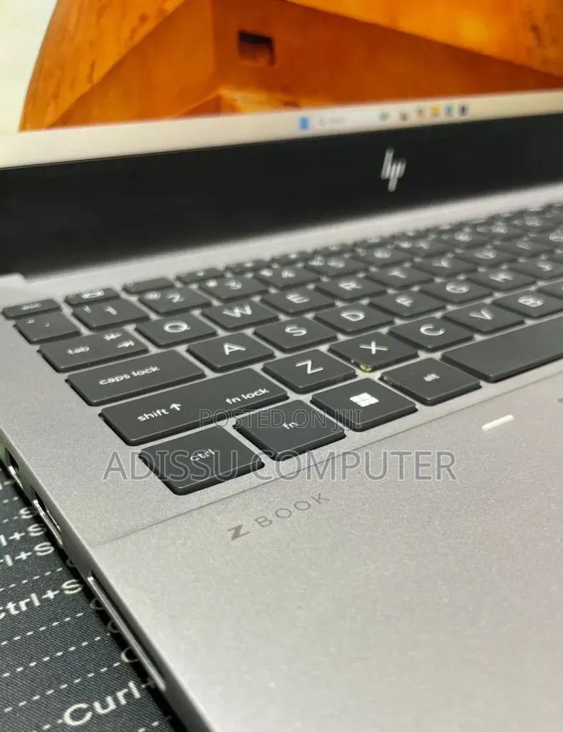 New Laptop HP ZBook 15 32GB Intel Core i9 SSD 512GB