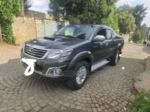 Toyota Hilux 2015 Black