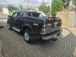 Toyota Hilux 2015 Black