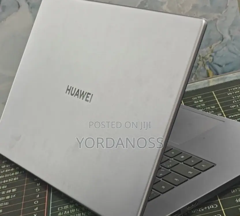 New Laptop Huawei MateBook 13 WRT-W19E 8GB Intel Core i3 SSD 256GB