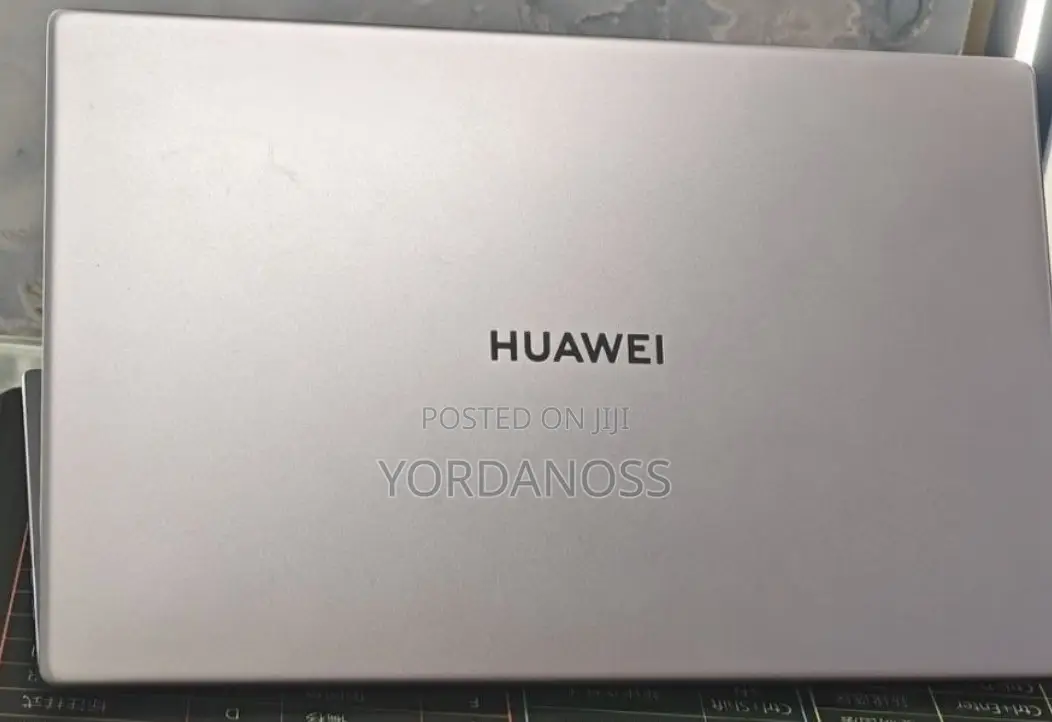 New Laptop Huawei MateBook 13 WRT-W19E 8GB Intel Core i3 SSD 256GB