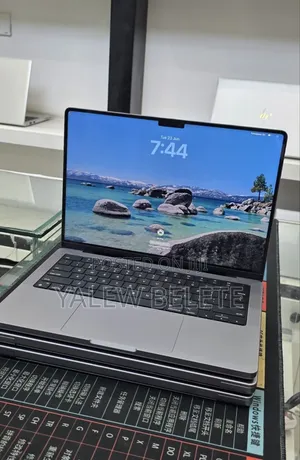 New Laptop Apple MacBook Pro 32GB Apple M1 Pro SSD 512GB