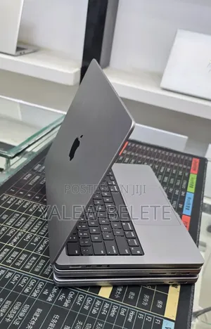 New Laptop Apple MacBook Pro 32GB Apple M1 Pro SSD 512GB