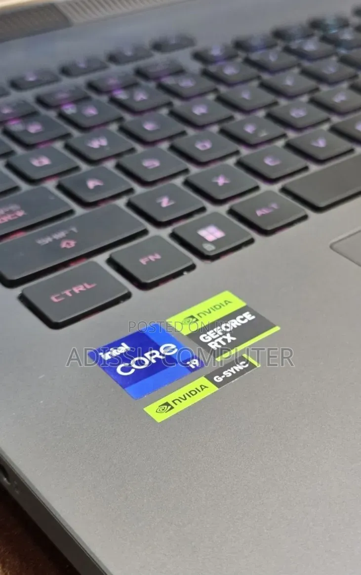 New Laptop Asus ROG Strix G18 12GB Intel Core i9 SSD 1T