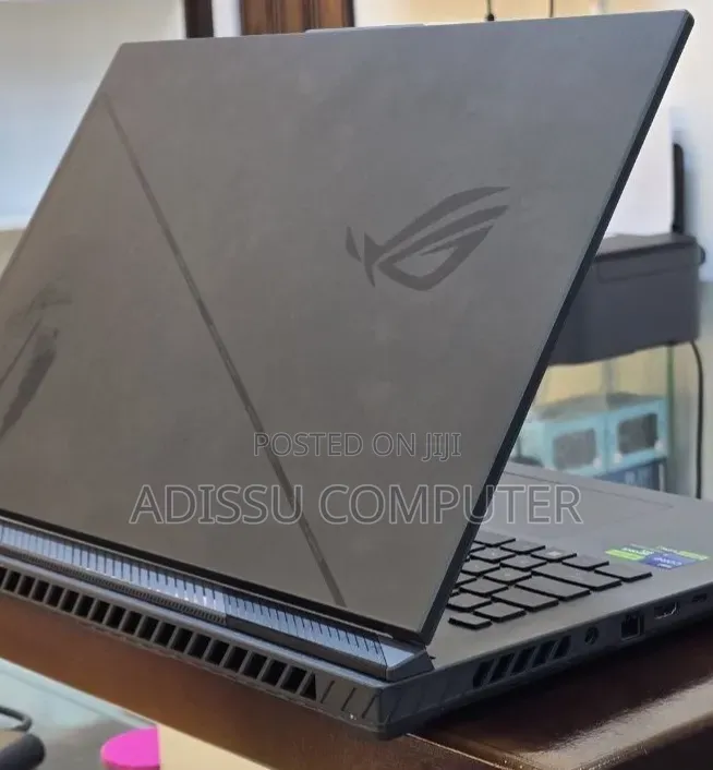 New Laptop Asus ROG Strix G18 12GB Intel Core i9 SSD 1T