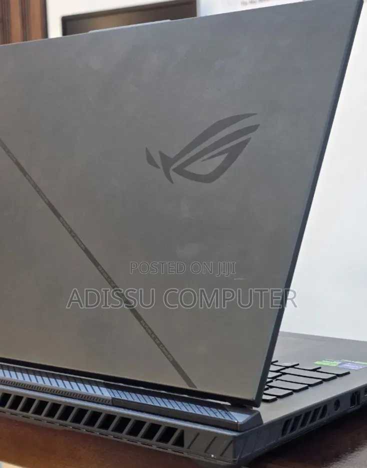 New Laptop Asus ROG Strix G18 12GB Intel Core i9 SSD 1T