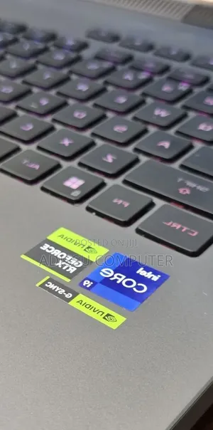 New Laptop Asus ROG Strix G18 12GB Intel Core i9 SSD 1T