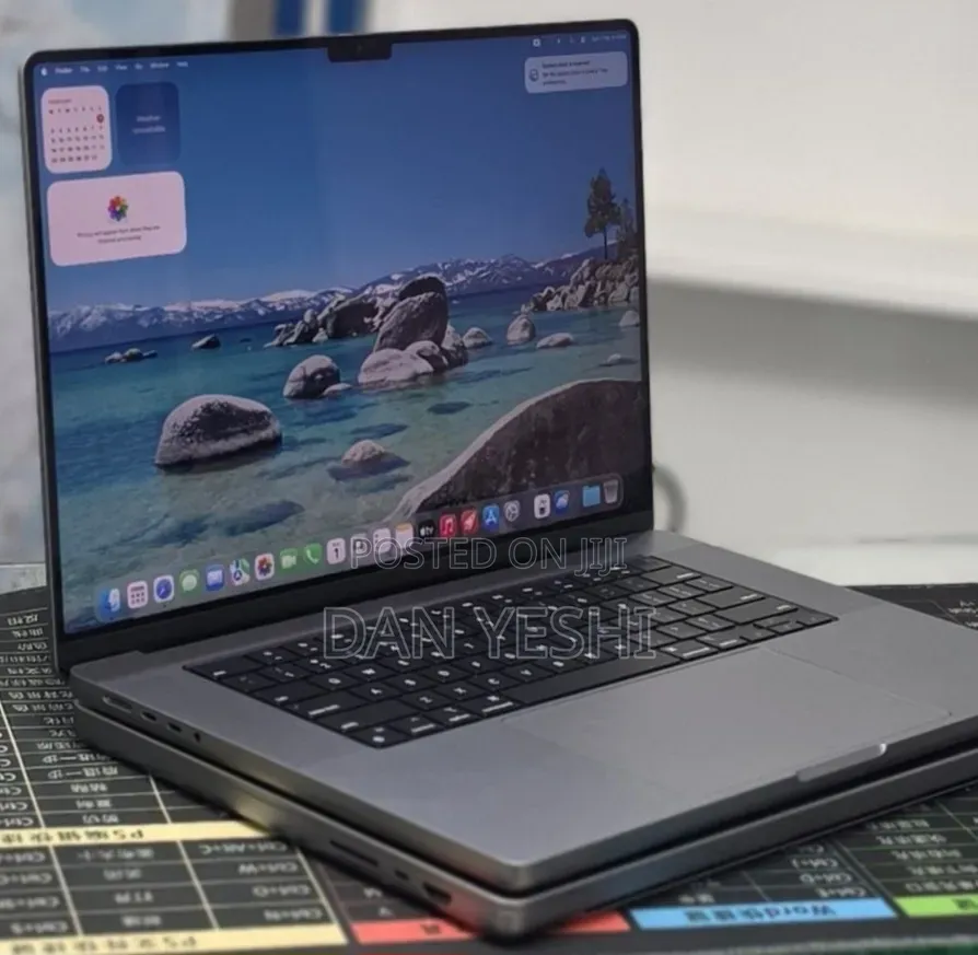 New Laptop Apple MacBook Pro 32GB Apple M1 Max SSD 1T