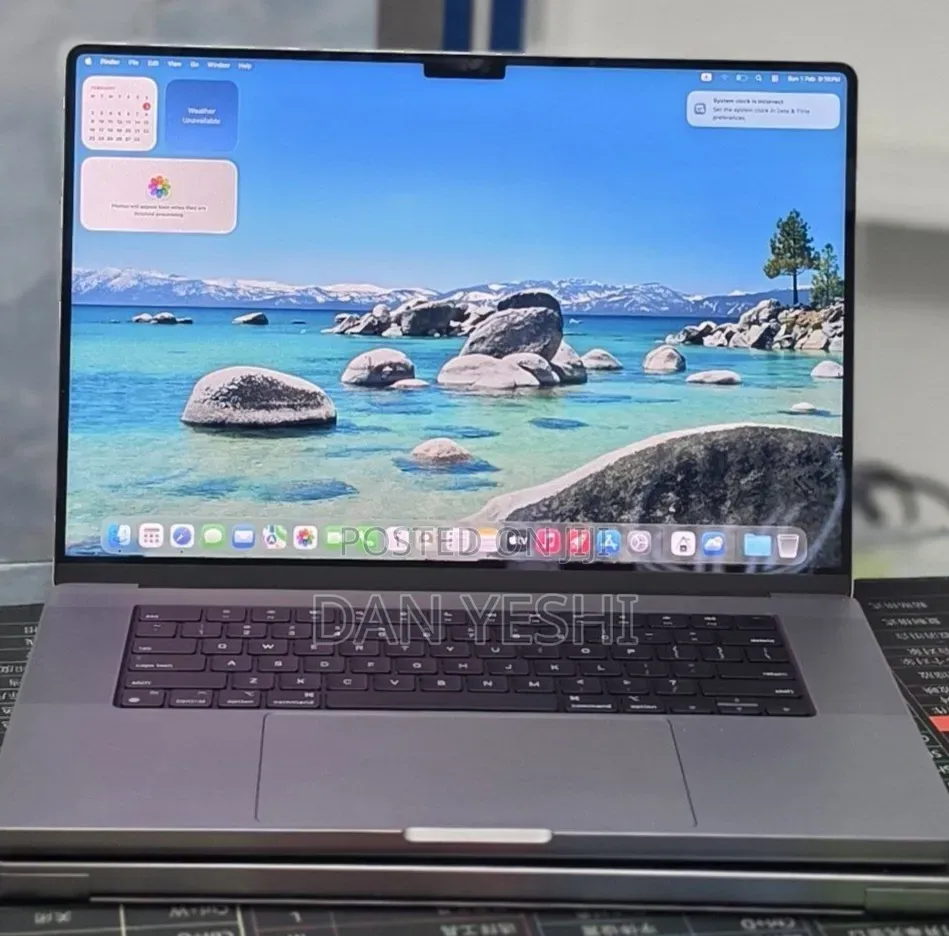 New Laptop Apple MacBook Pro 32GB Apple M1 Max SSD 1T