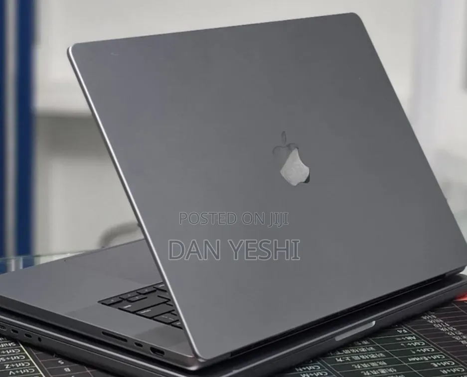 New Laptop Apple MacBook Pro 32GB Apple M1 Max SSD 1T