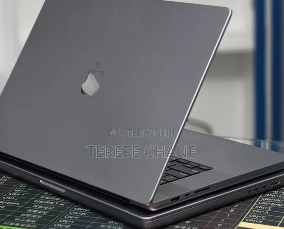 New Laptop Apple MacBook Pro 2021 M1 Max 32GB Apple M1 Pro SSD 1T
