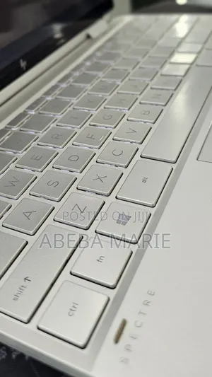 New Laptop HP Spectre X360 8GB Intel Core i7 SSD 512GB