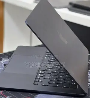 New Laptop Apple MacBook Air 2025 M4 16GB Apple M4 SSD 256GB