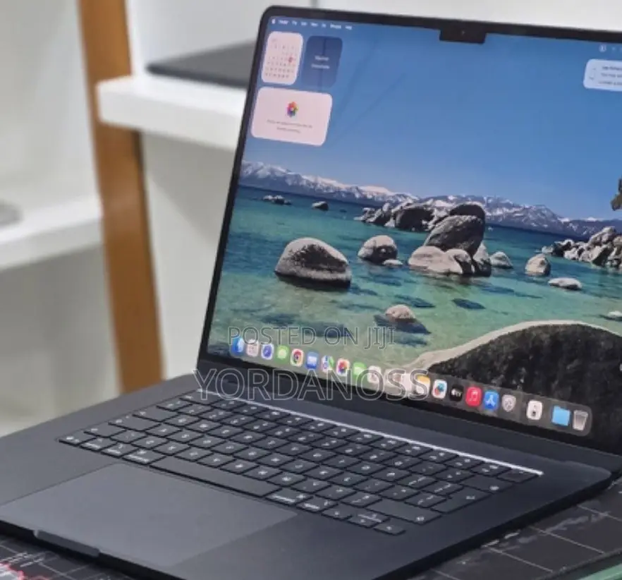 New Laptop Apple MacBook Air 2025 M4 16GB Apple M4 SSD 256GB