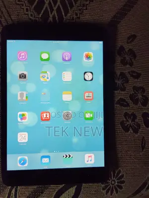 Apple iPad 9.7 16 GB Black