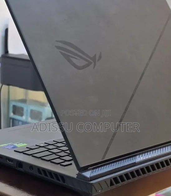 New Laptop Asus ROG Strix G18 12GB Intel Core i9 SSD 1T