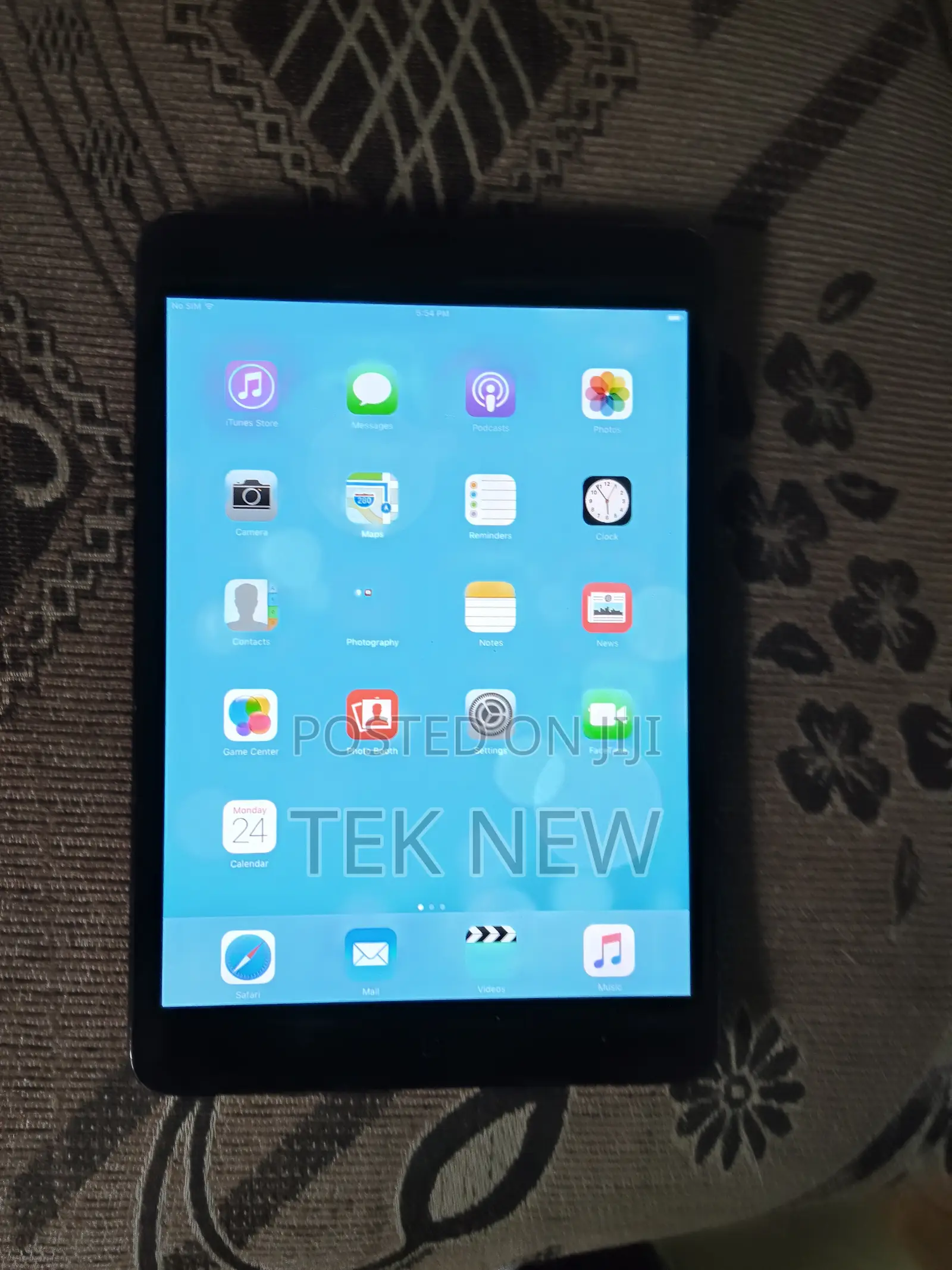 Apple iPad 9.7 16 GB Black