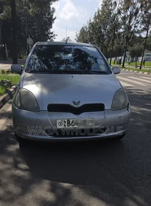 Toyota Vitz 2001 Silver