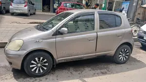 Toyota Vitz 2004 Silver