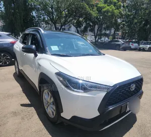 Toyota Corolla Hybrid 2024 White