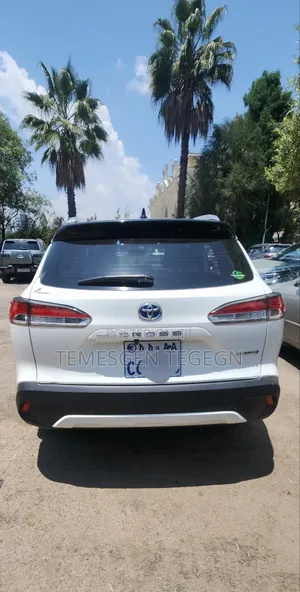 Toyota Corolla Hybrid 2024 White