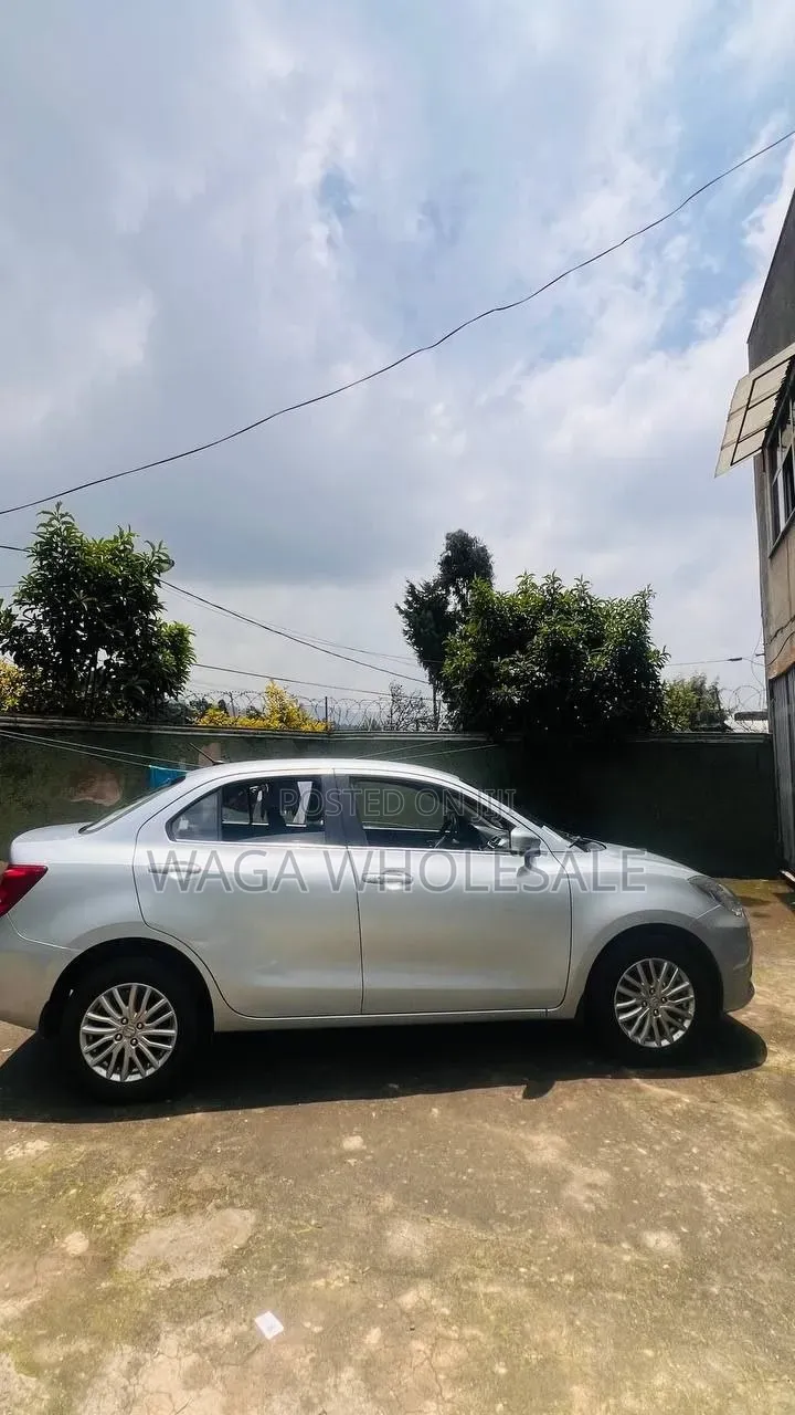 Suzuki Dzire 2024 Silver