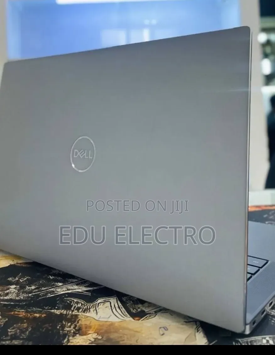 New Laptop Dell Precision 5540 16GB Intel Core i7 SSD 512GB