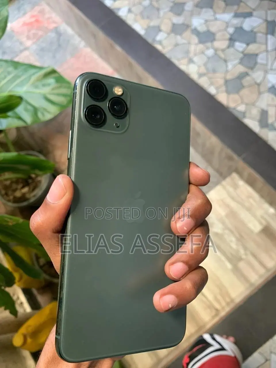 New Apple iPhone 11 Pro Max 64 GB Green